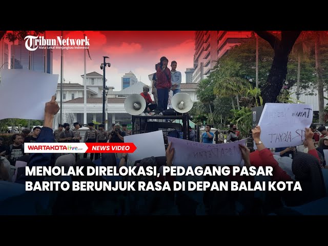 Menolak Direlokasi, Pedagang Pasar Barito Berunjuk Rasa di Depan Balai Kota